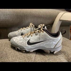 Nike youth baseball cleats